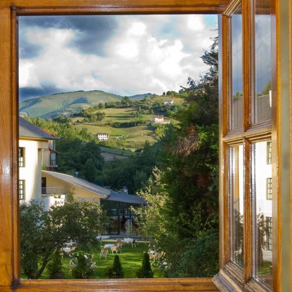 Hotel Restaurante La Casilla กันกัส เดล นาเซอา ภายนอก รูปภาพ