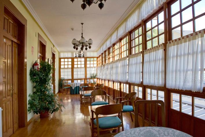 Hotel Restaurante La Casilla กันกัส เดล นาเซอา ภายนอก รูปภาพ