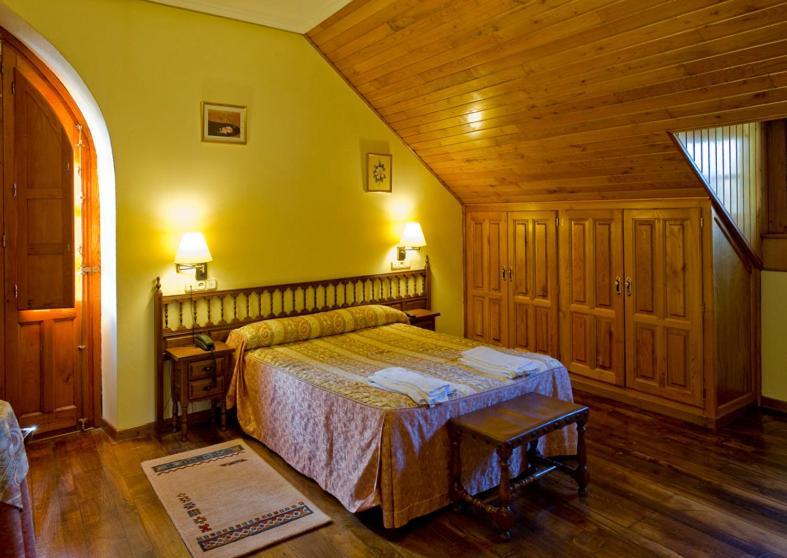 Hotel Restaurante La Casilla กันกัส เดล นาเซอา ห้อง รูปภาพ