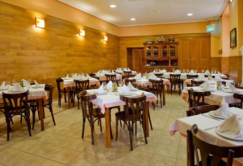 Hotel Restaurante La Casilla กันกัส เดล นาเซอา ภายนอก รูปภาพ