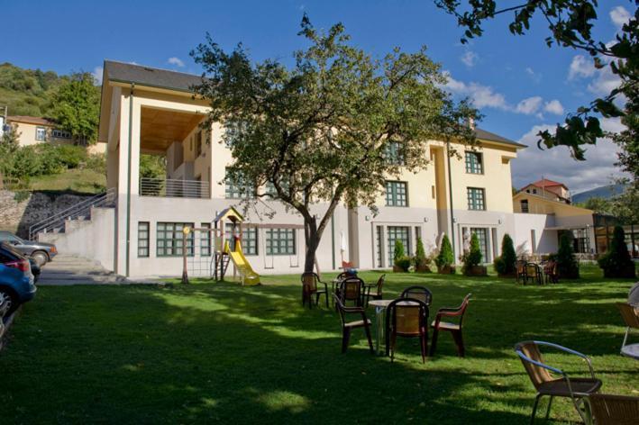 Hotel Restaurante La Casilla กันกัส เดล นาเซอา ภายนอก รูปภาพ
